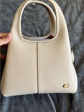 Coach Cream Pebbled Leather Top-Handle Shoulder Bag with Gold Logo Lana 23 new